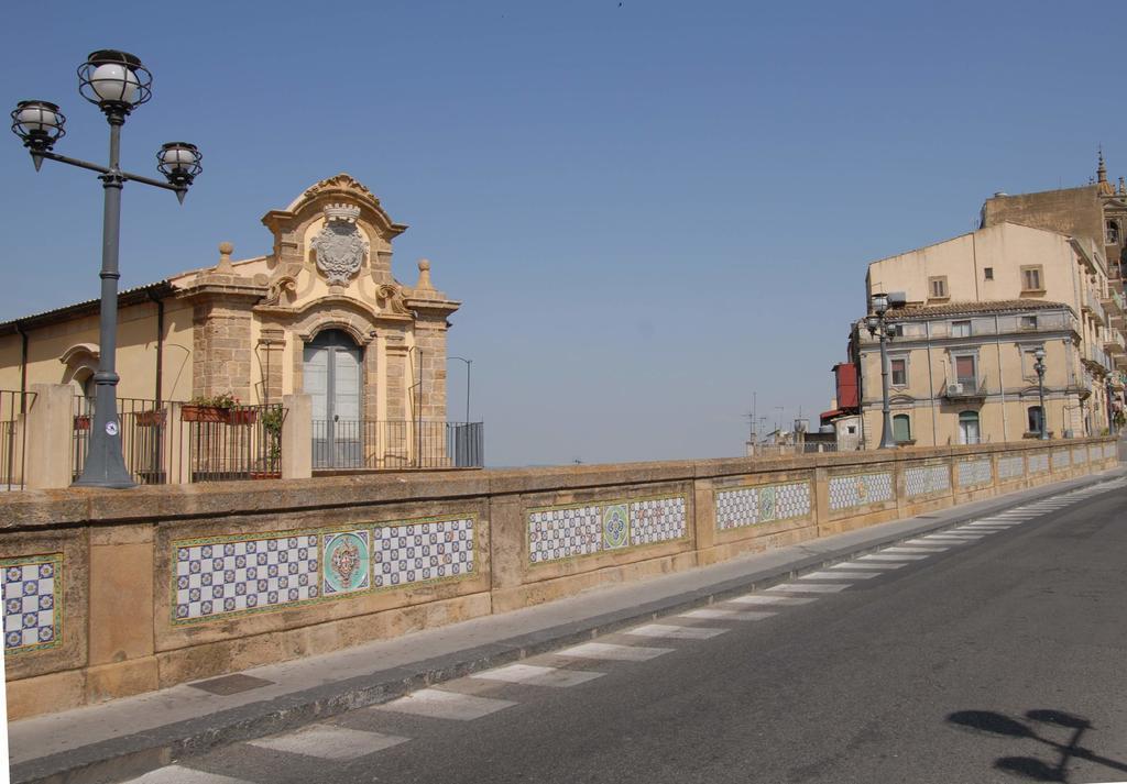 Bed and Breakfast La Rosa Antica Caltagirone Exterior foto